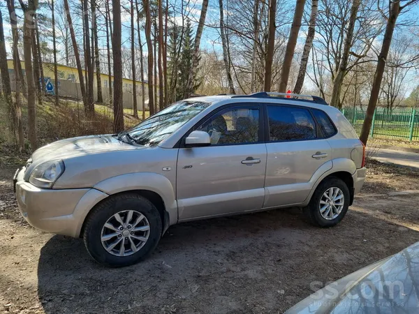 Hyundai Продаю свою машину, в нормальном состоянии, всё ра