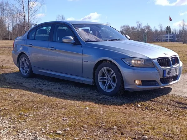 BMW Bmw 318. E90 facelift. 