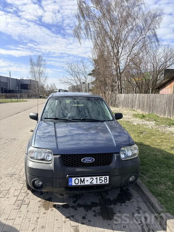 Tiek pārdots 2005. gada Ford Maverick. Tehniskā apskate līdz 2026.g. septemb