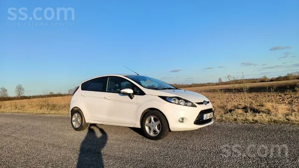 Ford Pārdodam mammas auto, kurš bijis viņai uzticīgs 12