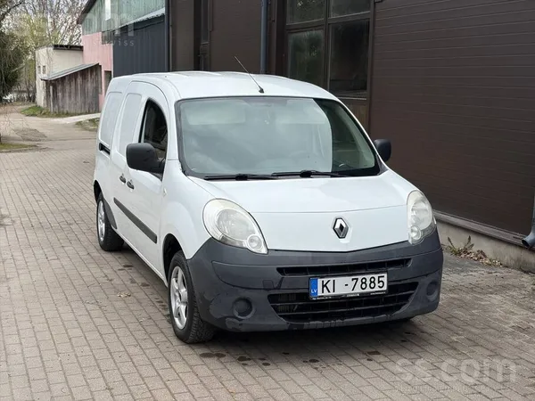Pārdodu Kangoo Maxi (garā bāze). 
Jauna tehniskā apskate sēdies un brauc.