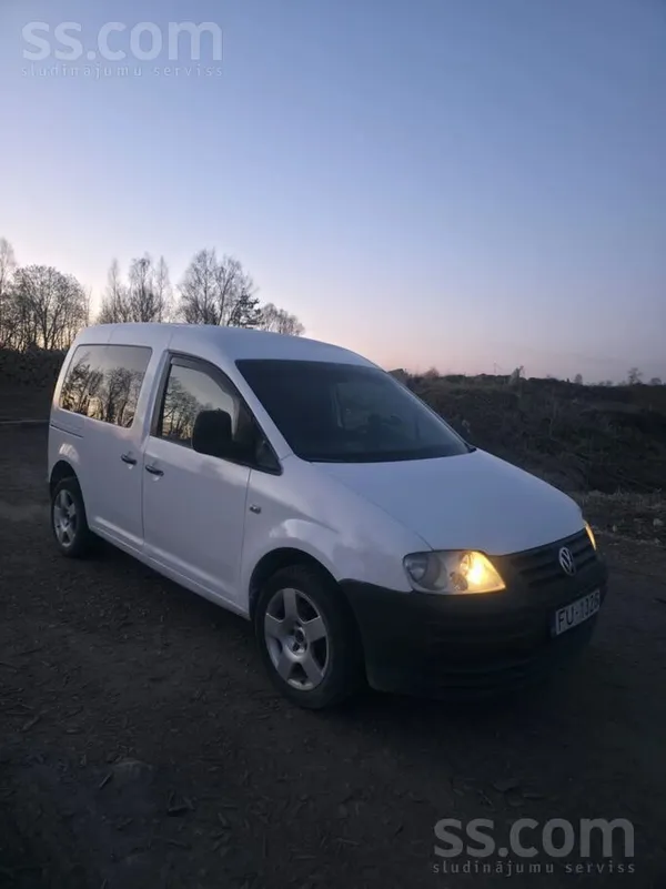 Volkswagen Pārdod VW Caddy . Auto labā tehniskā un vizuālā st