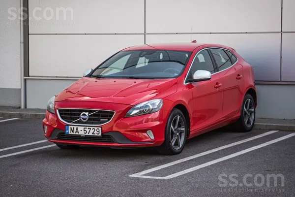 Volvo V40 2.0 dīzelis, Mehānika. 

Auto labā tehniskā un vizuālā stāvoklī.