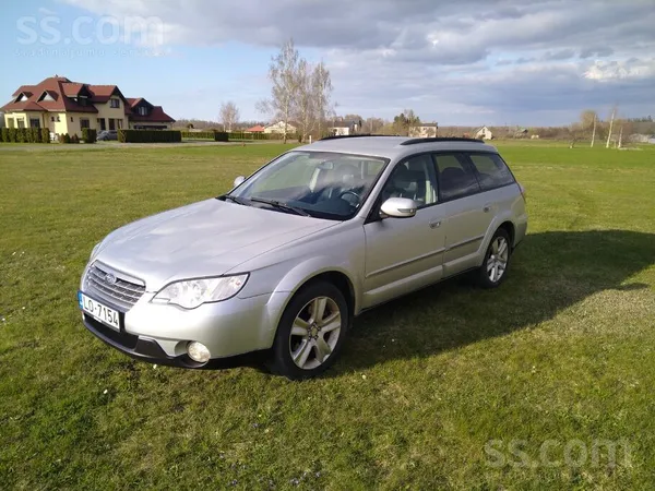 Subaru Legacy/outback. Rūc, brauc, bremzē, apskate ir un rūsa arī ir.