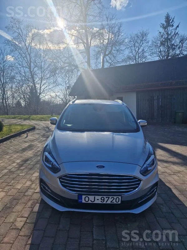 Pārdodu lielisku ģimenes auto, jaudīgs 2.0d ar 140kW. Latvijā nav braukts, a