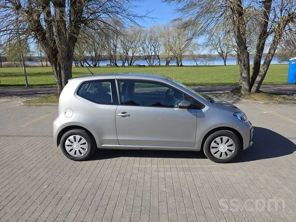 Praktiski jauns auto, 26.000km, pats tikko atbrauca no Vācijas. Krīzmobīlis,