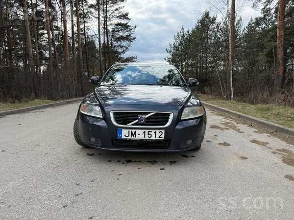 Volvo Ekonomisks 2009.gada Volvo V50 ar 1.6 dīzeli. 