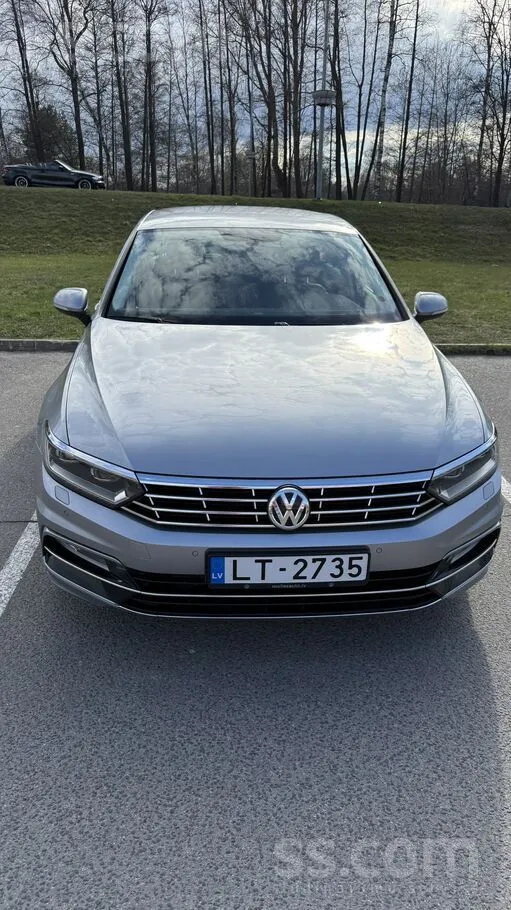 Pārdodu nevainojamā stāvoklī esošu Volkswagen Passat B8 R-line komplektācija