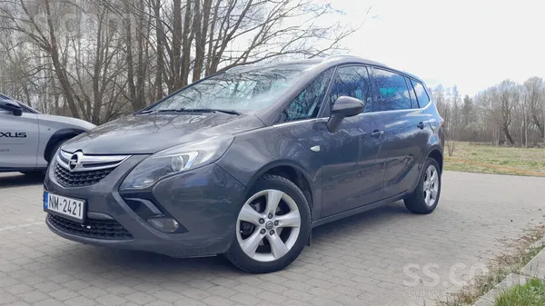 Lielisks ģimenes auto degvielas krīzes pārvarēšanai. Zafira Tourer = 7 vieta