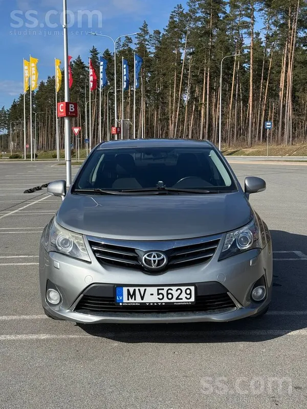 Toyota Pārdodu uzticamu un ekonomisku Toyota Avensis 2012