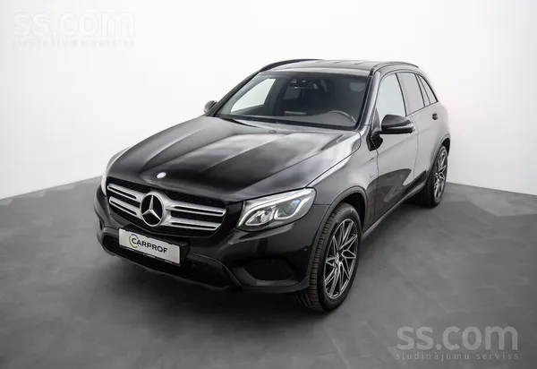 Mercedes-Benz Glc 350 e 4Matic Luxury Phev. 

Ļoti labā stāvoklī Mercedes-