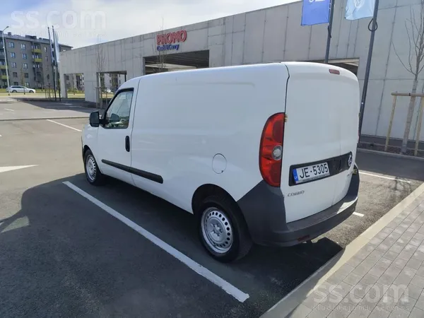 Pārdodu uzticamu un ekonomisku kravās furgonu Opel Combo Van 1.3 Cdti. Auto