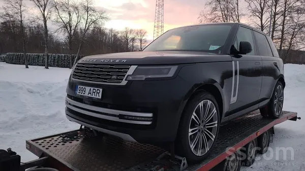 Range Rover Autobiography 2024 (Swb) 3.5 D350 27, 000 km Black with White le