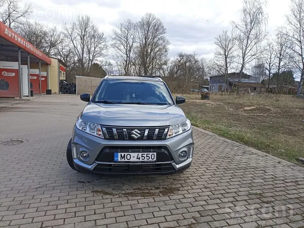Suzuki Jauna pirkta Latvijā, esmu vienīgais īpašnieks. Au