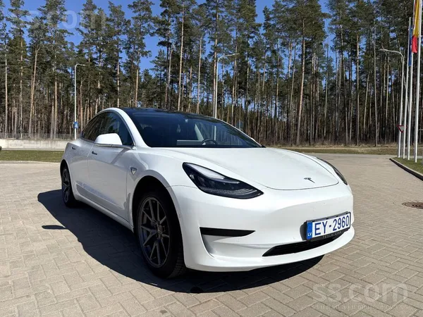 Pārdodu savu elektroauto – saudzīgi lietots, braukusi sieviete. Auto vienmēr rūpīgi