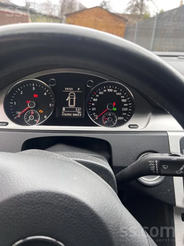 Volkswagen Продаю Volkswagen Passat B7. Машина куплена новой 