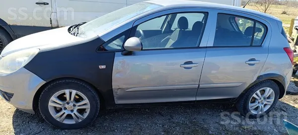 Opel Pārdodu opel corsa 1, 2 bendzīns ar motora defektu