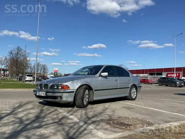 BMW BMW e39, механика, экономичный дизель 6/7л/100км.