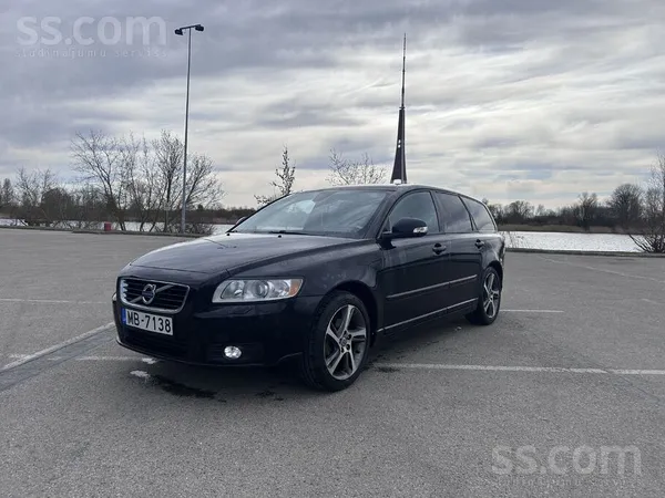Volvo Pārdodu uzticamu, koptu Volvo V50, 2011. gada, 1.6