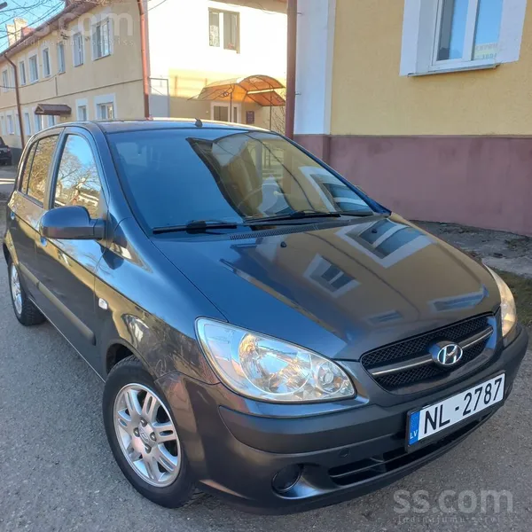 Svaiga skate. 
Labā stāvoklī, rūsa kā jau 20 gadu vecam auto. 
Mīksta kast