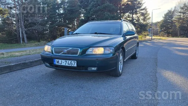 Volvo Tiek tirgots volvo v70 2.4 120kw automats ar tiko 