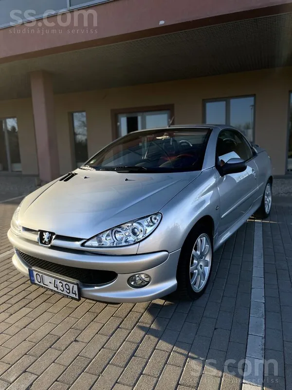 Pārdodu Peugeot 206 CC - kabriolets, 1.6, 80 kW. Automāts. 

Tiko ievests