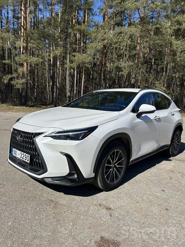 Lexus NX Hybrid Suv 2.5 Lhd Awd E-Cvt Business 2022. gads 2.5 hibrīds Awd E-