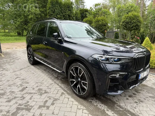 Auto lieliskā tehniskā kārtībā. Apkopes veiktas pie oficiāliem BMW dīleriem.