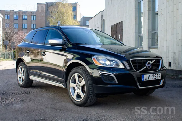 Volvo Pārdodu xc60 R-Design 2.0d 120Kw