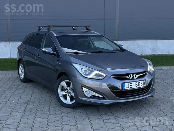 Pārdod Hyundai i40, 2013. gada , ar uzticamu 1, 7 l dīzeļdzinēju 100 kW 136