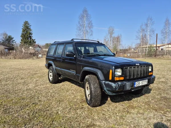 Tirgojas jeep xj 2.5td. 
TA 22.07.26. Nodoklis par šo gadu nomaksāts. 
Aut