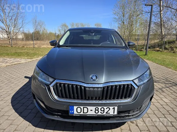 Pārdod Skods Octavia E-Tec lieliskā stāvoklī. 1 īpašnieks no salona. Automāt