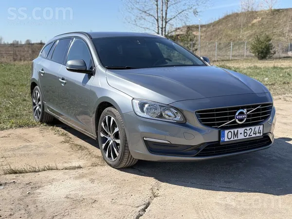 Volvo V60, 2.0 dīzelis, ādas salons, 6-pakāpju manuālā ātrumkārba. 
Tikko a