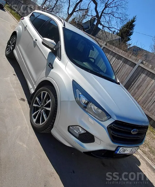 Ford Izcils Ford Kuga 2018 gada, 1.5 benzīns, manuāls. 
