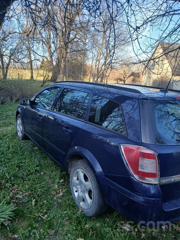 Ir braucošā.