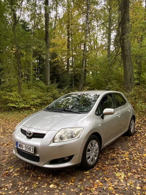 Toyota Toyota Auris 2007 года, 1.6 бензин, коробка-робот.