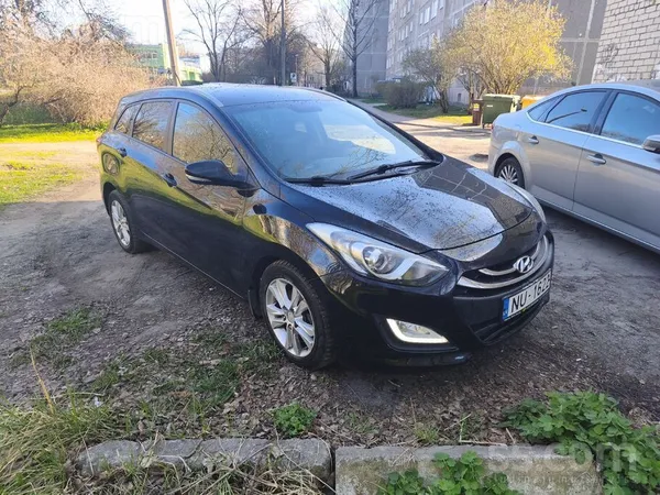 Pārdodu Hyundai i30 universāls, nesen izdotā TA , labā tehniskā un vizuālā s