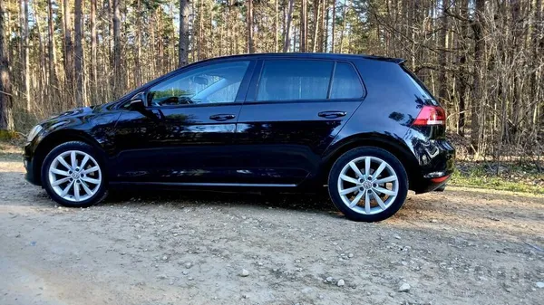 Volkswagen VW Golf 7 ar 110kw 2.0 Tdi litru dīzeļdzinēju un a