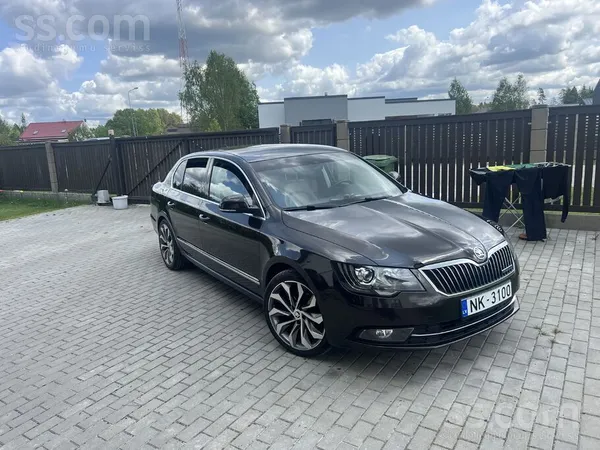 Продаётся Škoda Superb. 

1.6 дизель, механика. Экономичный и надёжный авт