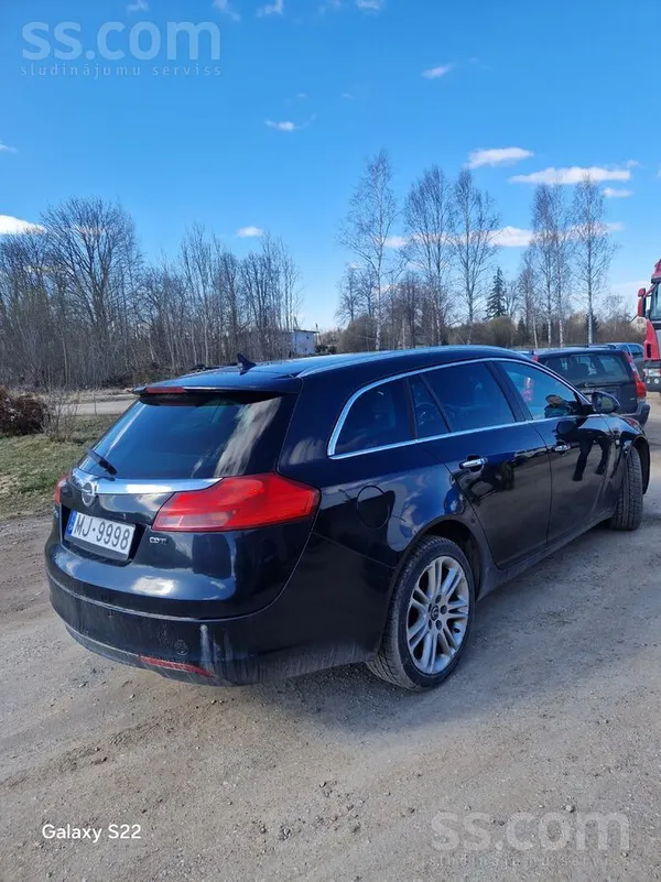 Opel Pārdodu opel insignia sports tourer 2.0d 118kw, di