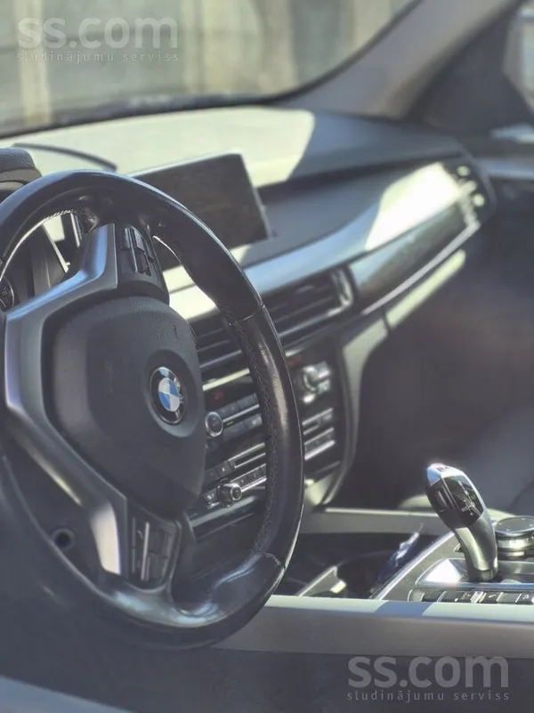 Automašīna pirkta Latvijā pie dīlera SIA “Inchcape Motors Latvia”, ekspluatē