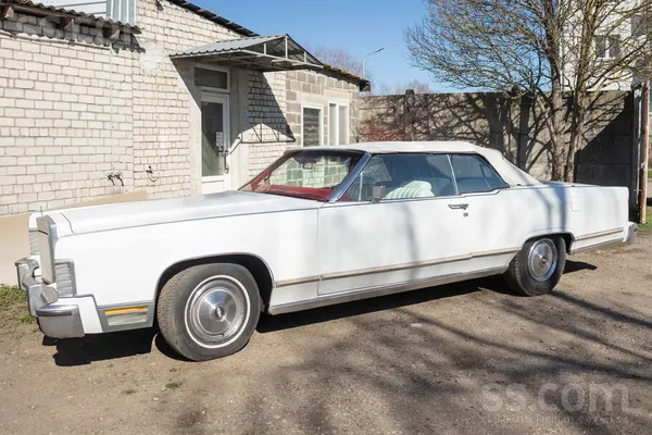 Lincoln Town Car