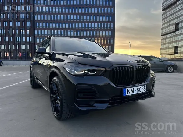 Pārdodu teicamā vizuālā un tehniskā stāvoklī esošu BMW X5 xDrive30d (210kW/2