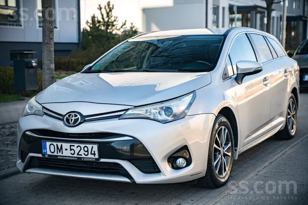 Pārdod Toyota Avensis 1.6 dīzelis, 82kw, manuālā Kārba. 

Ekonomisks un ie