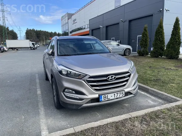Hyundai Tucson 2, 0 Crdi, 100 kW, 4Wd, 2016.Gada, Nobraukums 180 000 km .
L