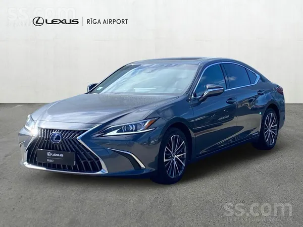 Lexus ES / 2022 / 2.5 Petrol 131 Kw
Lexus Es300H 2, 5 Hybrid 2021.g. komple
