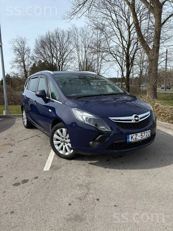 Opel Īpašnieks pārdod Ģimenes auto ar 7 sēdvietām. Vien