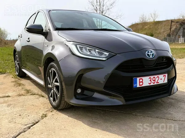 Tikko atvesta no Itālijas, Toyota Yaris Hybrid, 1.5 benzīns/elektro, automāt