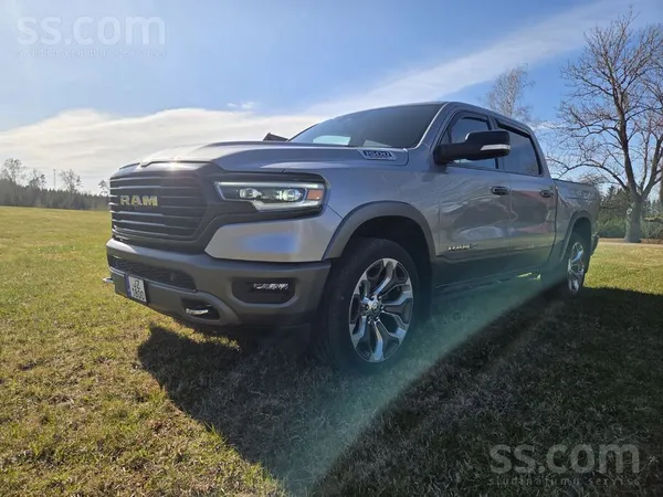Dodge Long horn komplektacija. Daleji aplimets ar plevem