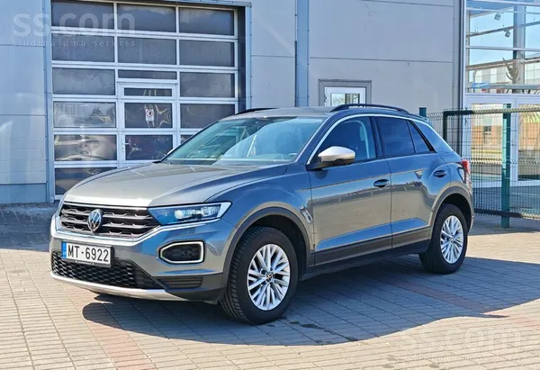 Volkswagen Volkswagen T-Roc Style ar 1.5Tsi benzīna motoru (1